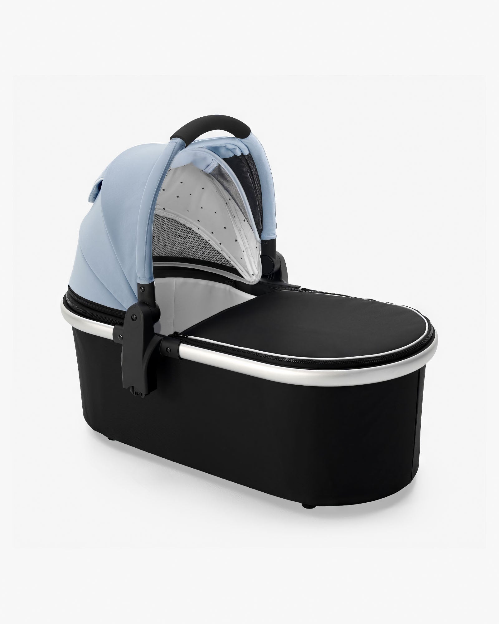 A modern mockingbird-prod bassinet with a light blue canopy, black base, and handle, isolated on a white background. #color_sky
